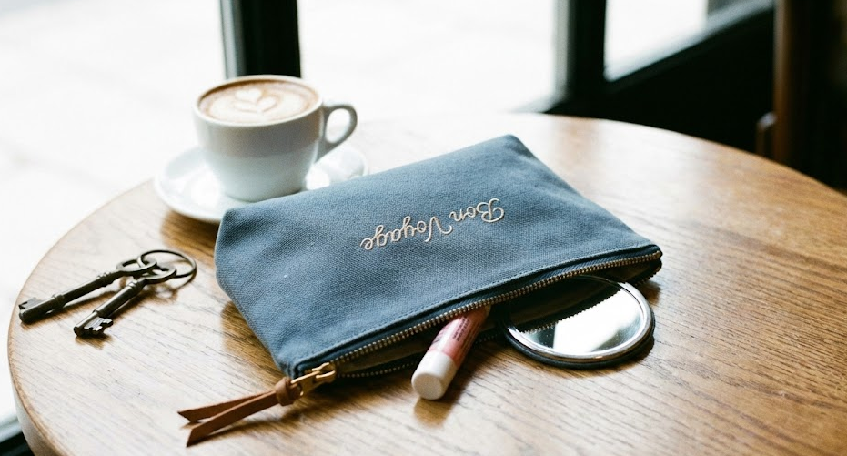 ミニサイズポーチの魅力とは